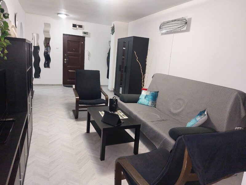 Drumul Taberei, P-ta Moghioros, et. 1, langa parc si metrou