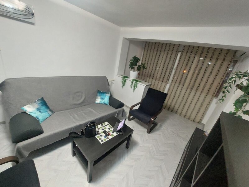 Drumul Taberei, P-ta Moghioros, et. 1, langa parc si metrou