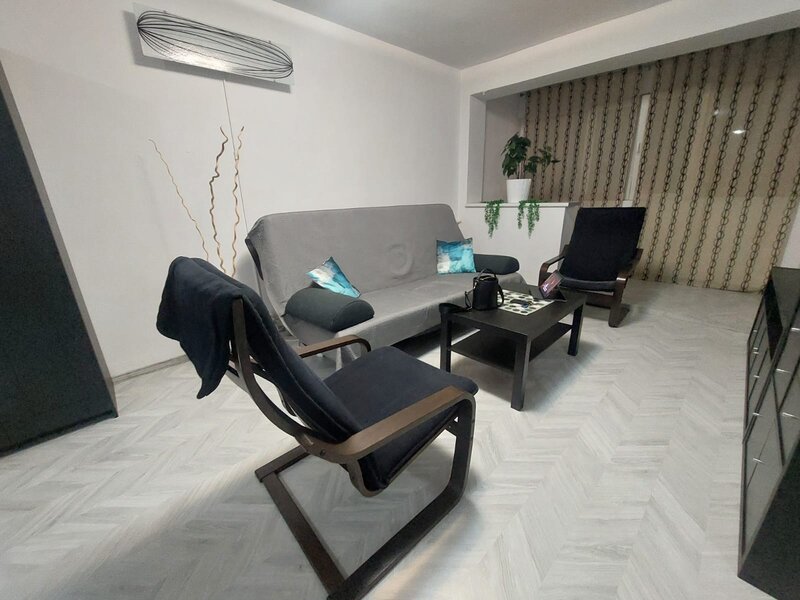 Drumul Taberei, P-ta Moghioros, et. 1, langa parc si metrou